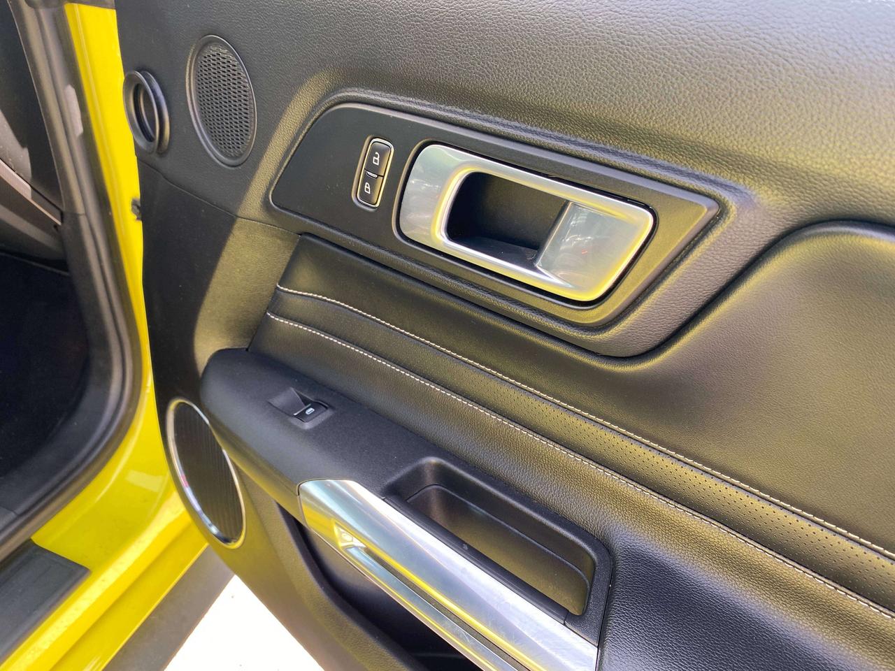 2021 Ford Mustang PREMIUM, CLEAN CARFAX, BACK UP CAM, LEATHER! - Photo #16