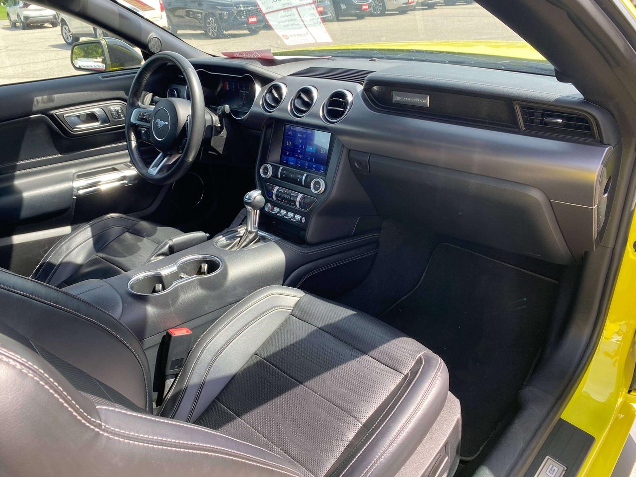 2021 Ford Mustang PREMIUM, CLEAN CARFAX, BACK UP CAM, LEATHER! - Photo #17