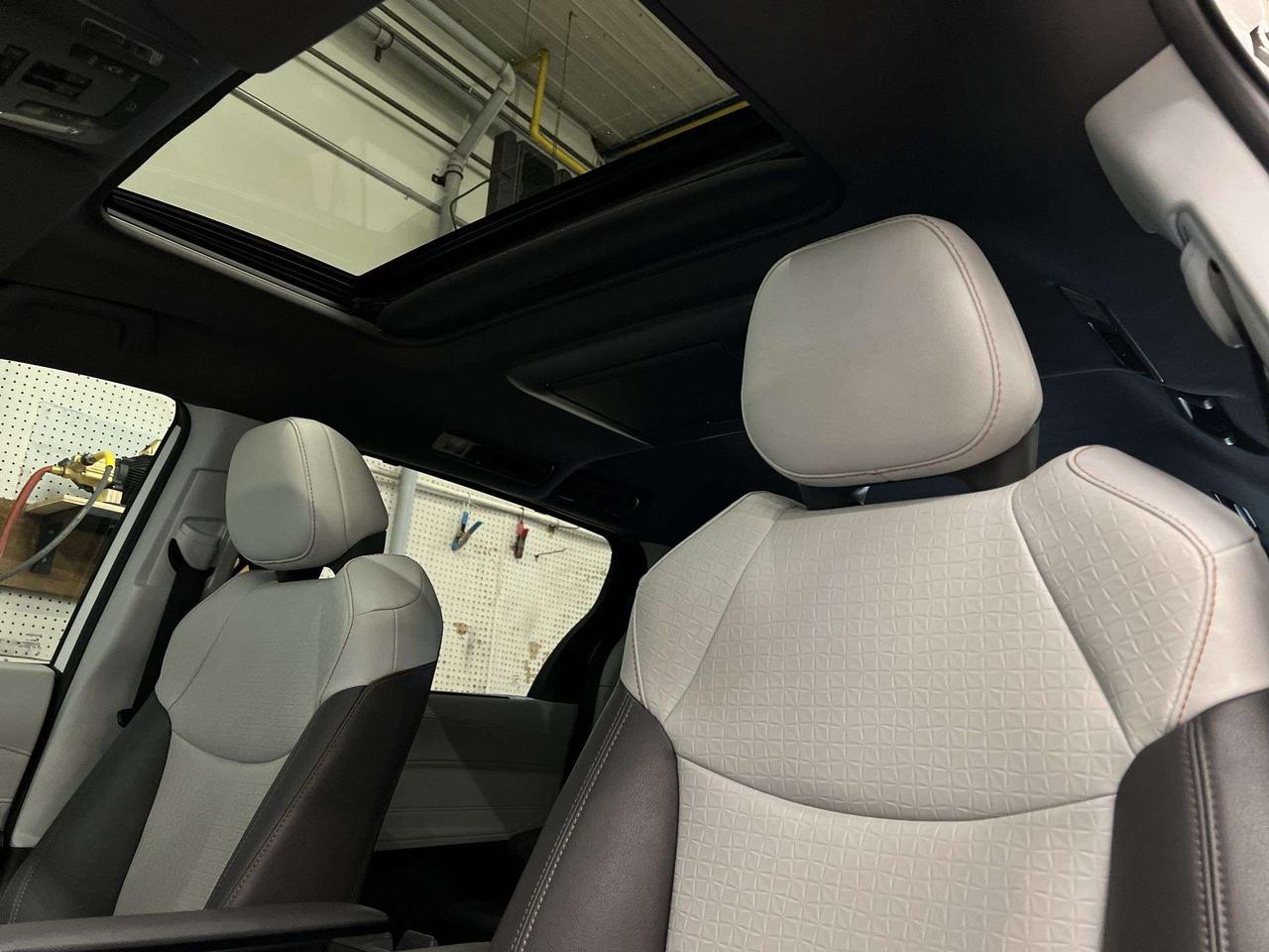 2023 Toyota Sienna XSE PLUS HYBRID AWD |7-PASS| DVD| LEATHER| SUNROOF Photo