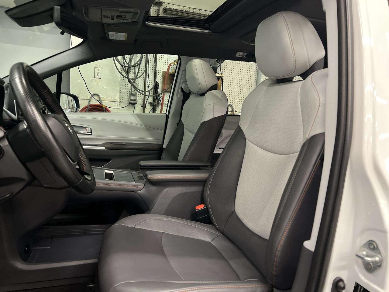 2023 Toyota Sienna XSE PLUS HYBRID AWD |7-PASS| DVD| LEATHER| SUNROOF Photo