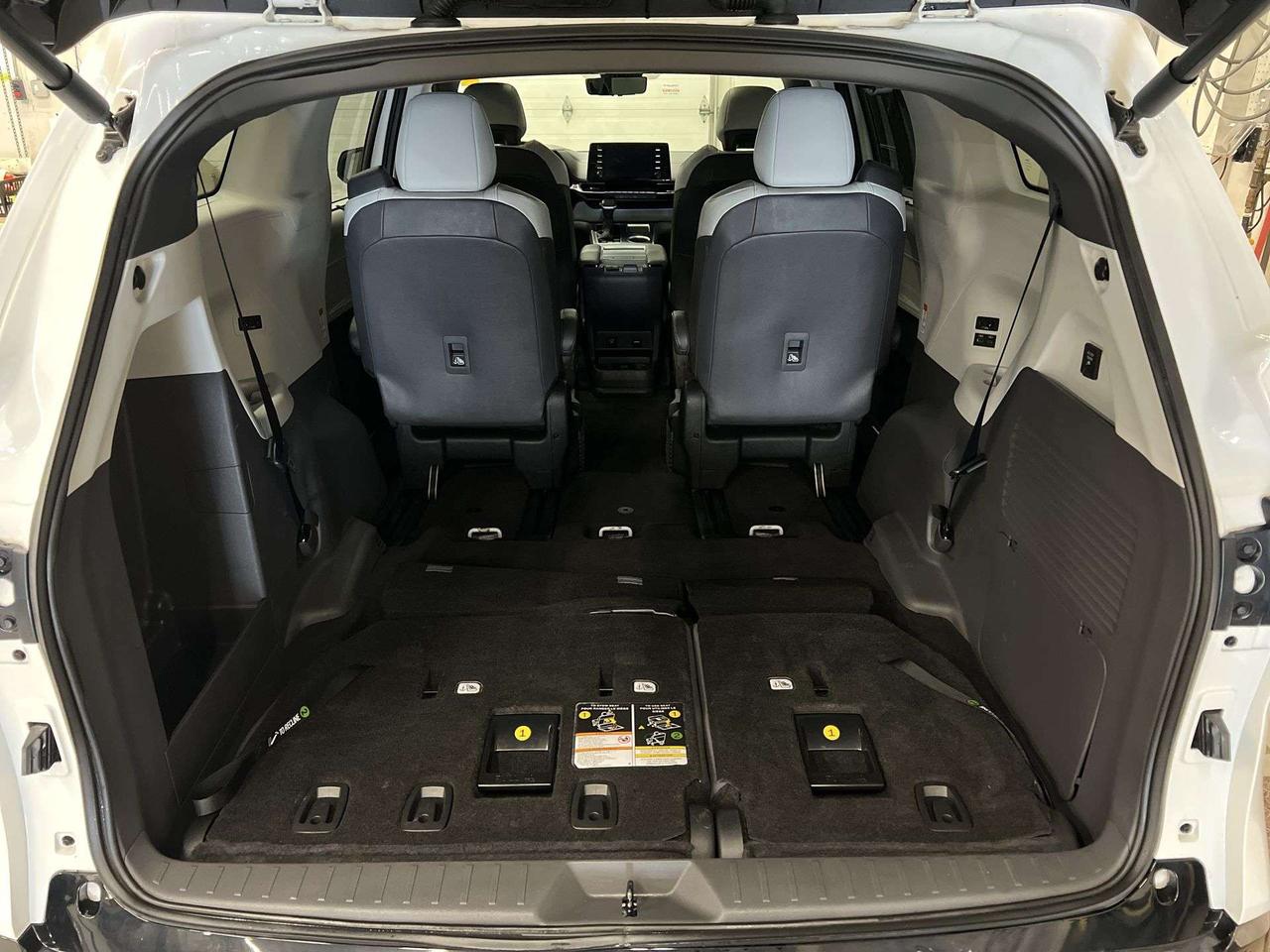 2023 Toyota Sienna XSE PLUS HYBRID AWD |7-PASS| DVD| LEATHER| SUNROOF Photo