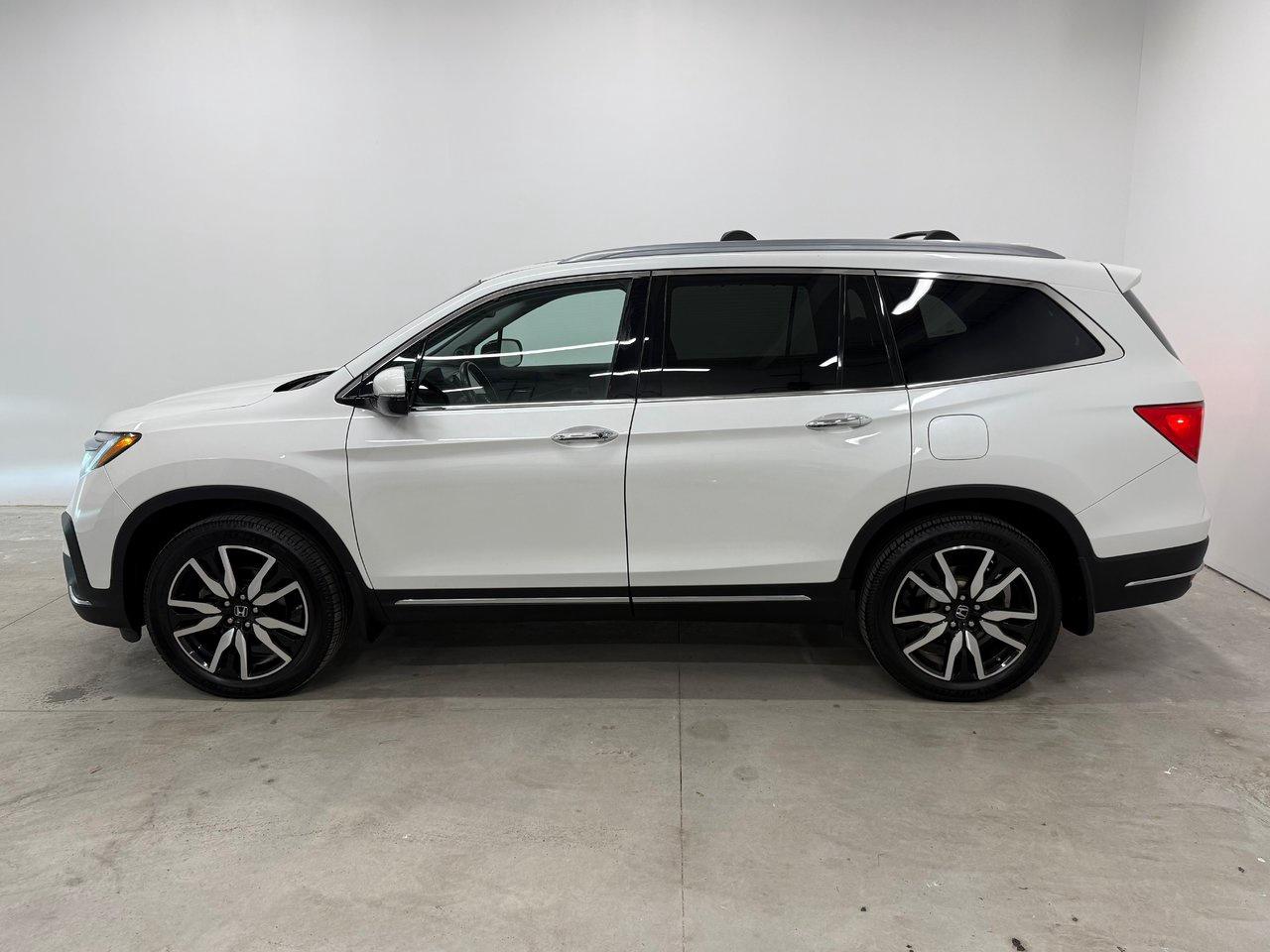 2022 Honda Pilot Touring 7-Passenger Photo
