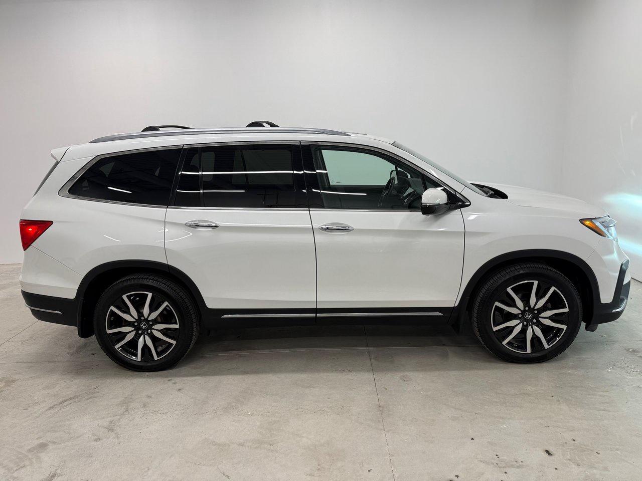 2022 Honda Pilot Touring 7-Passenger Photo