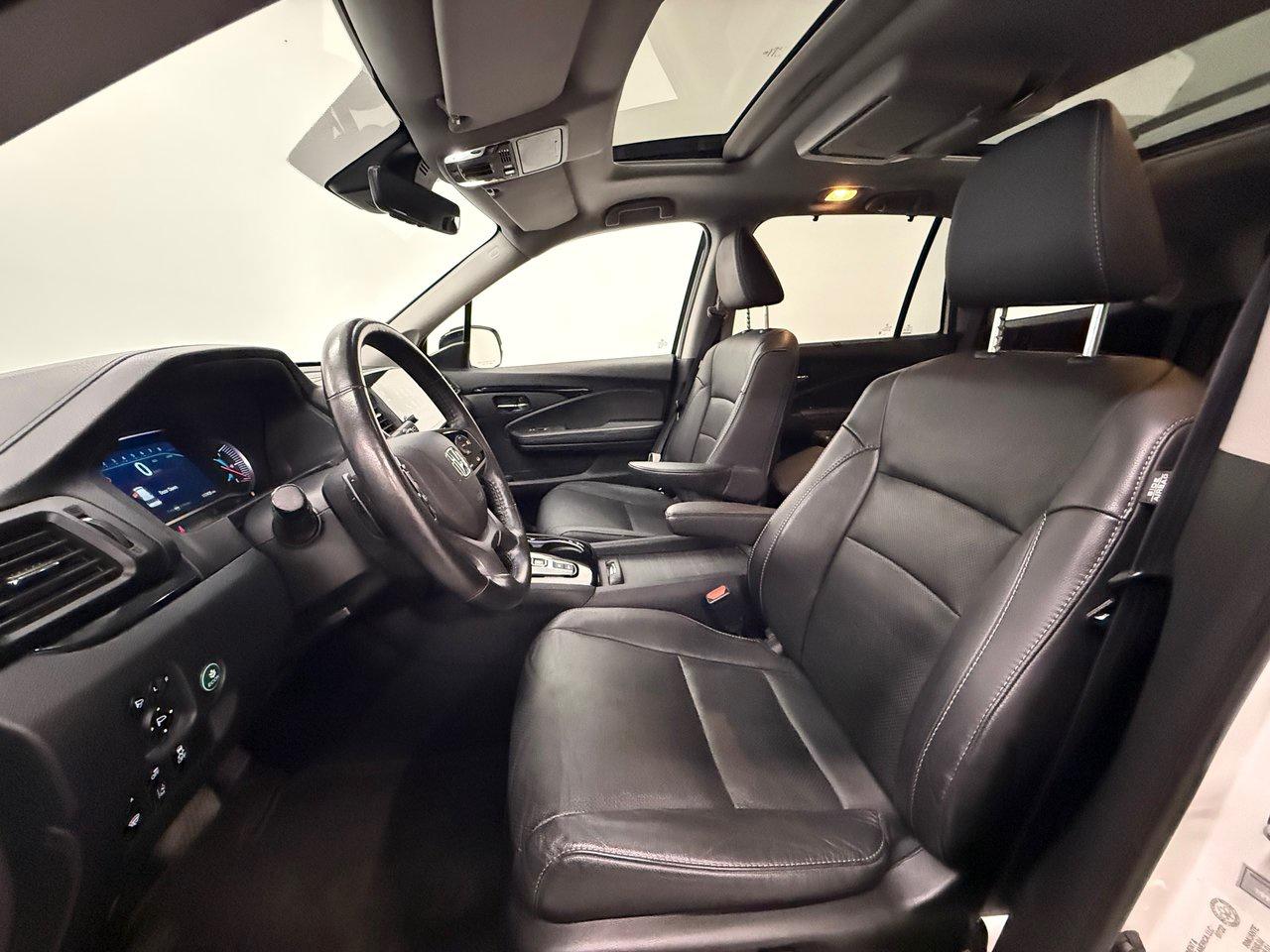 2022 Honda Pilot Touring 7-Passenger Photo