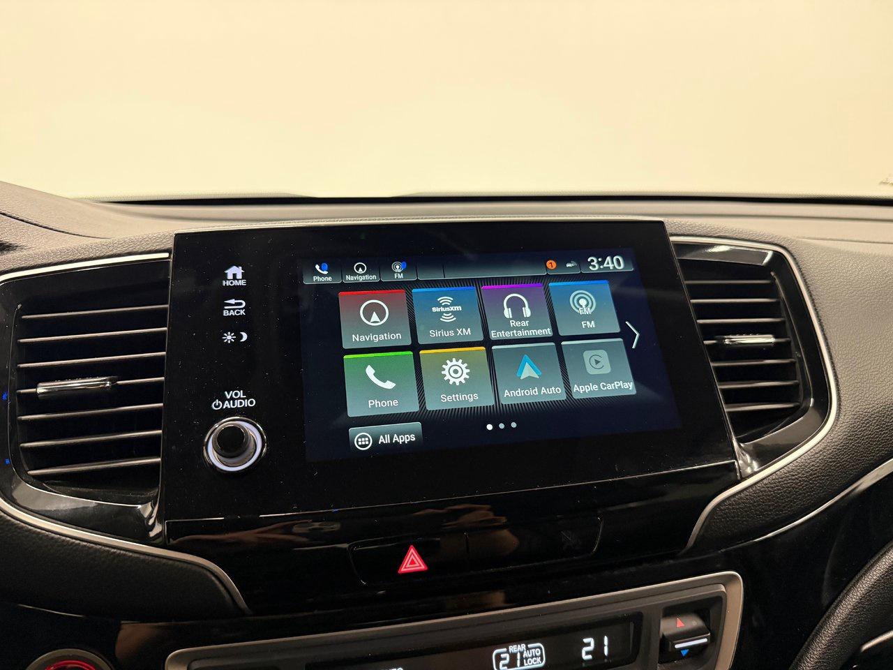 2022 Honda Pilot Touring 7-Passenger Photo