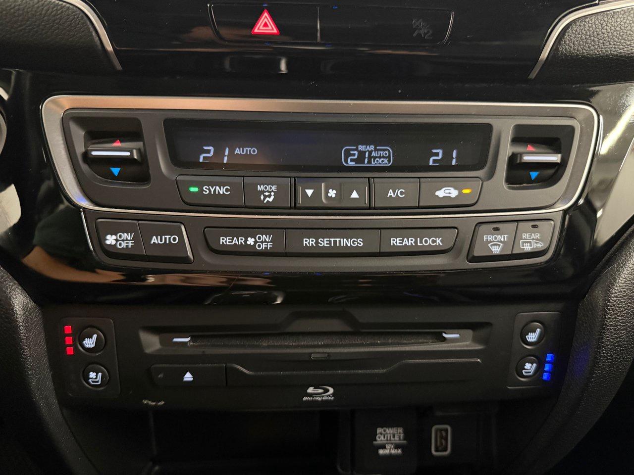2022 Honda Pilot Touring 7-Passenger Photo