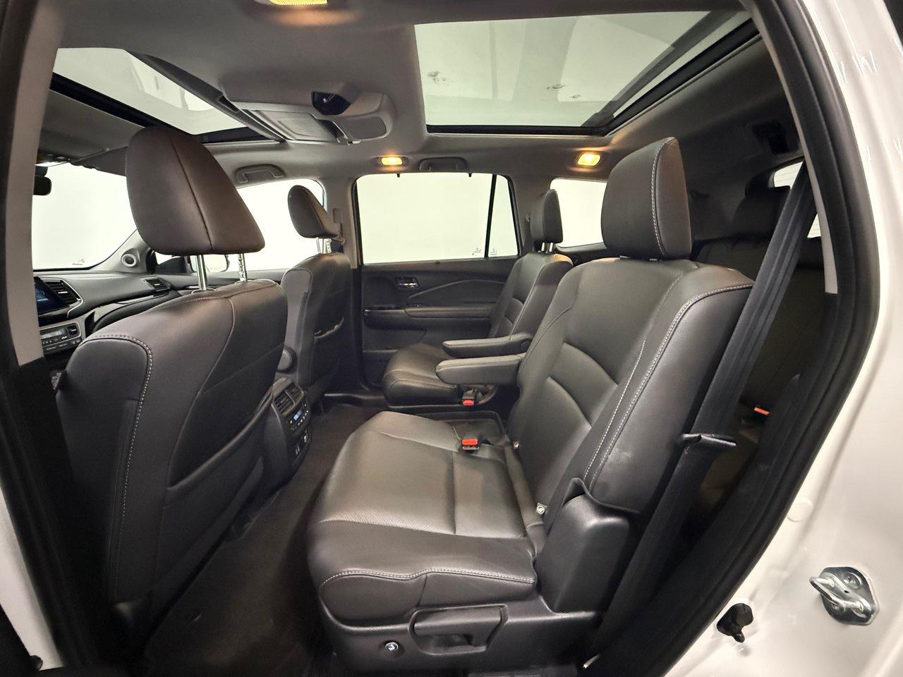 2022 Honda Pilot Touring 7-Passenger Photo
