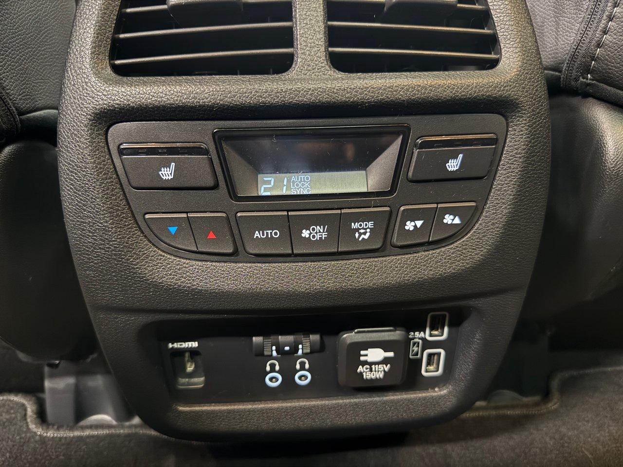2022 Honda Pilot Touring 7-Passenger Photo