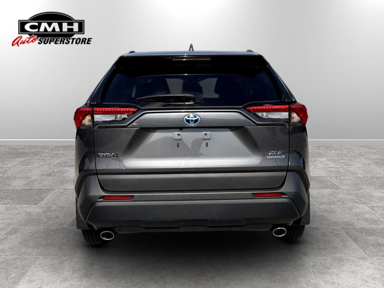 2024 Toyota RAV4 XLE  **HYBRID - CLEAN CARFAX** Photo