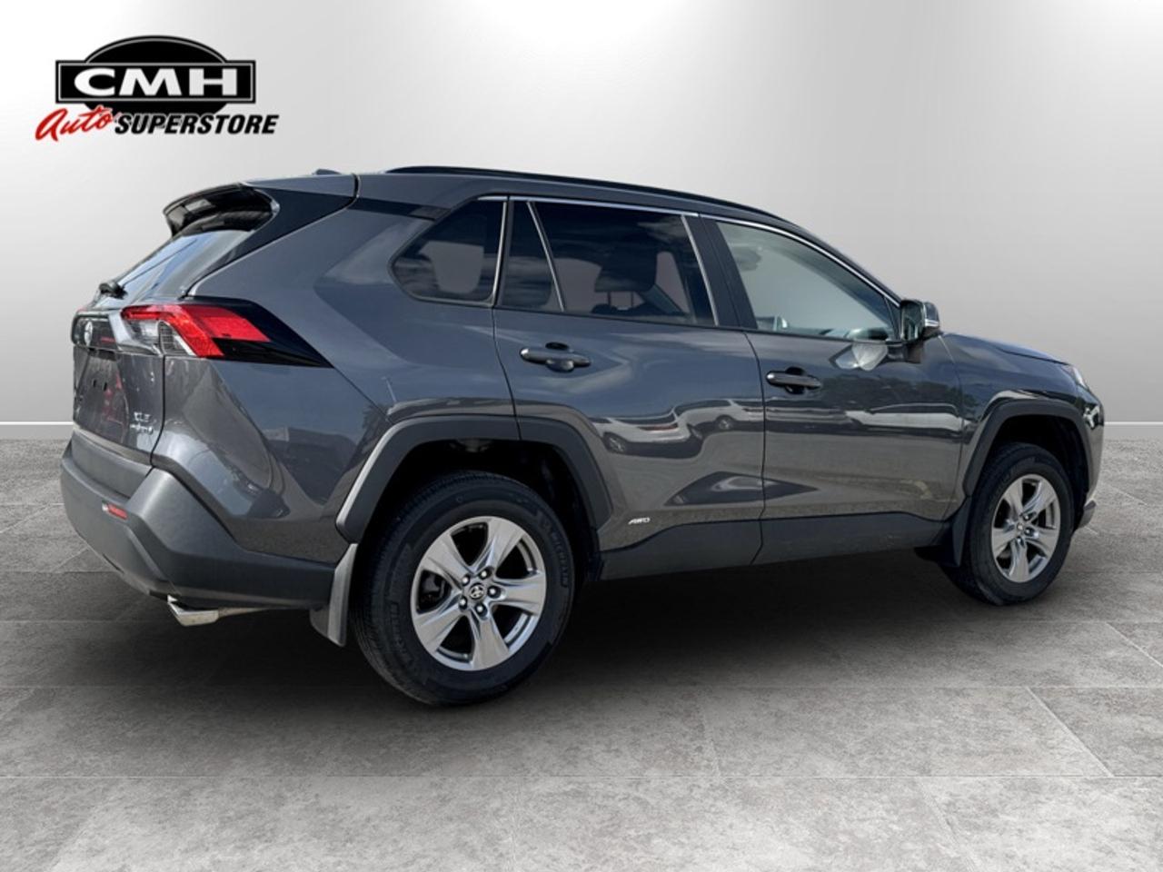 2024 Toyota RAV4 XLE  **HYBRID - CLEAN CARFAX** Photo