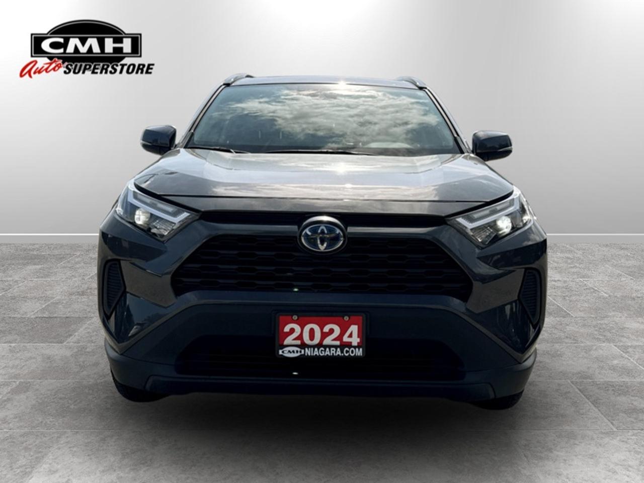 2024 Toyota RAV4 XLE  **HYBRID - CLEAN CARFAX** Photo