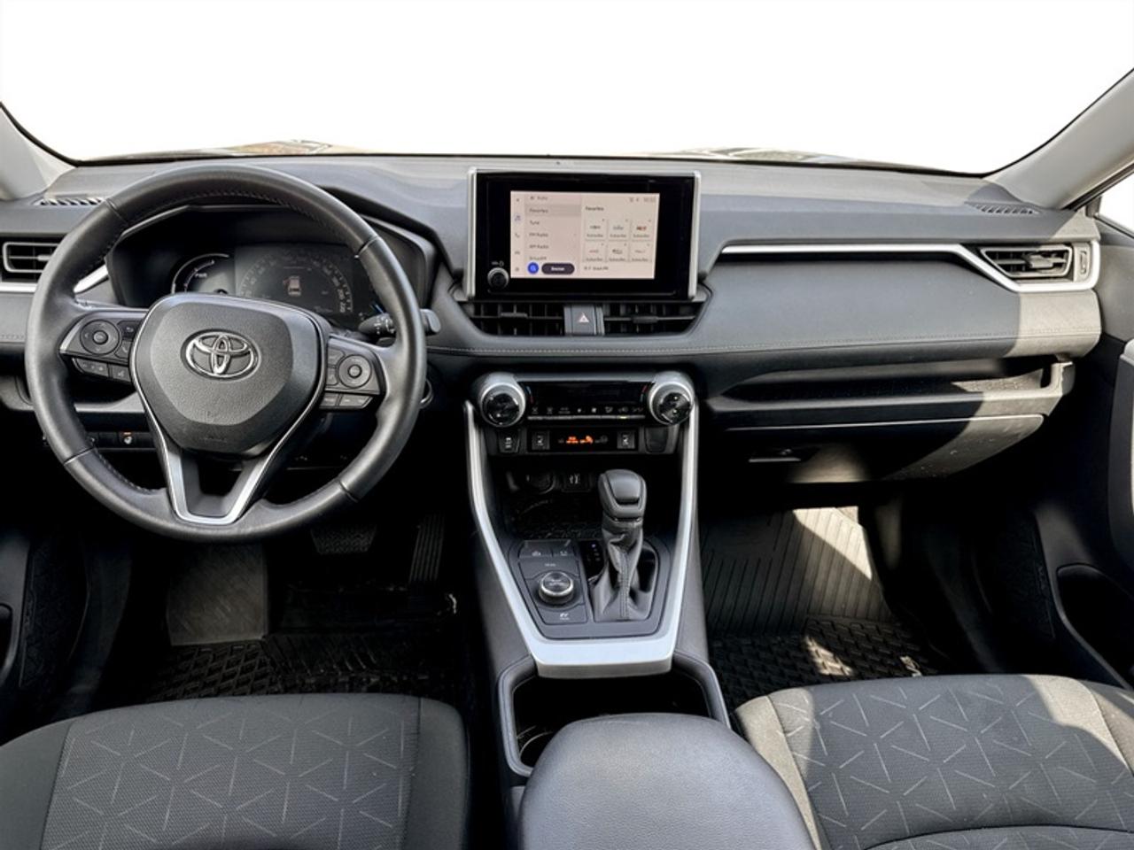 2024 Toyota RAV4 XLE  **HYBRID - CLEAN CARFAX** Photo