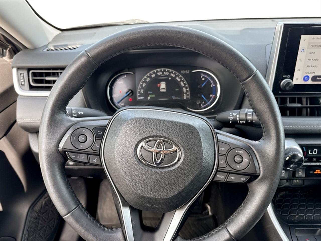 2024 Toyota RAV4 XLE  **HYBRID - CLEAN CARFAX** Photo