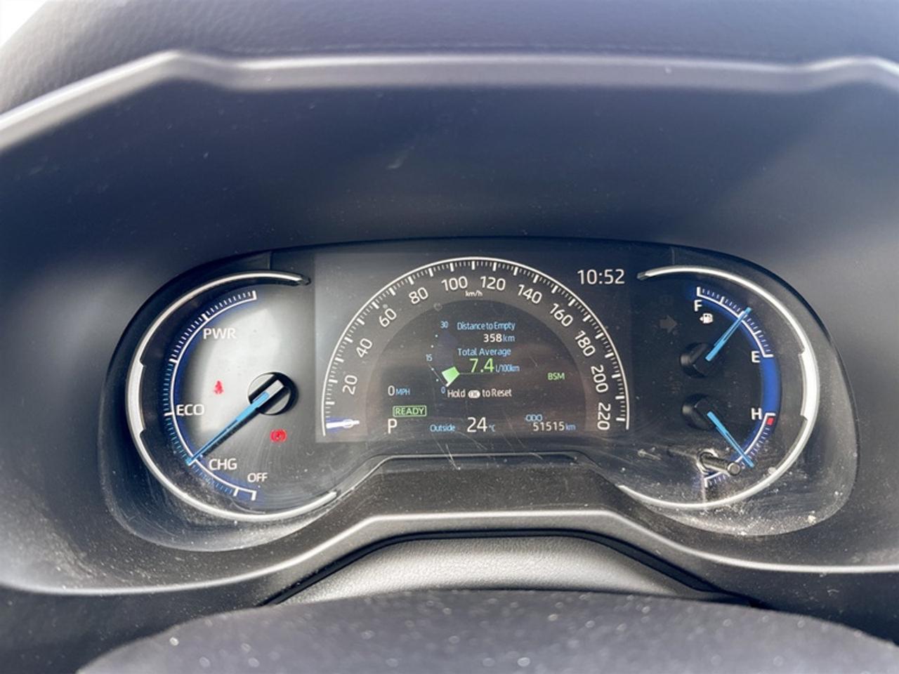 2024 Toyota RAV4 XLE  **HYBRID - CLEAN CARFAX** Photo
