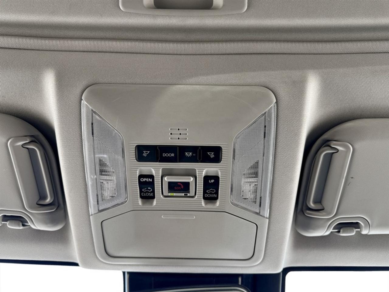 2024 Toyota RAV4 XLE  **HYBRID - CLEAN CARFAX** Photo