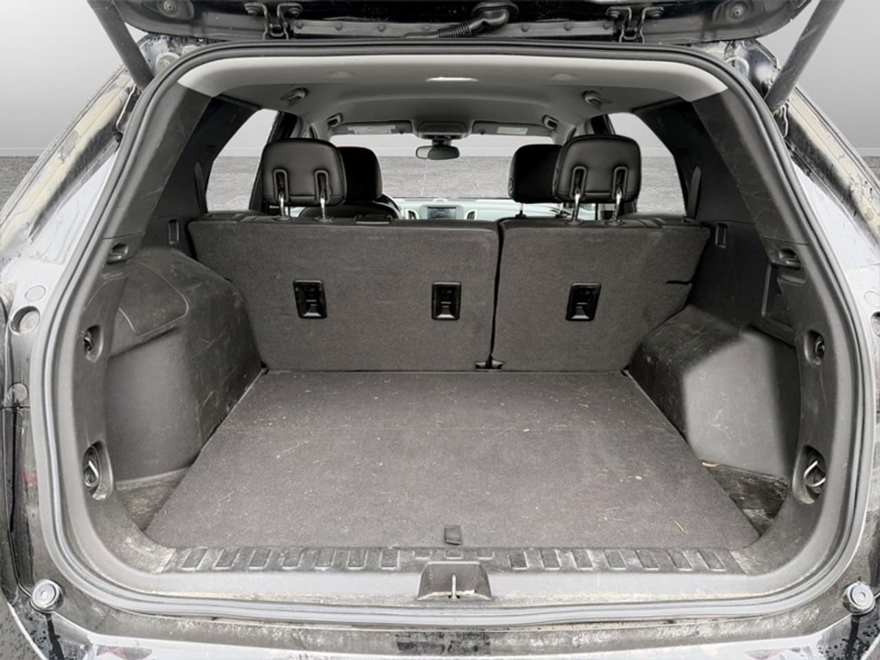 2020 Chevrolet Equinox LT Midnight Edition Photo