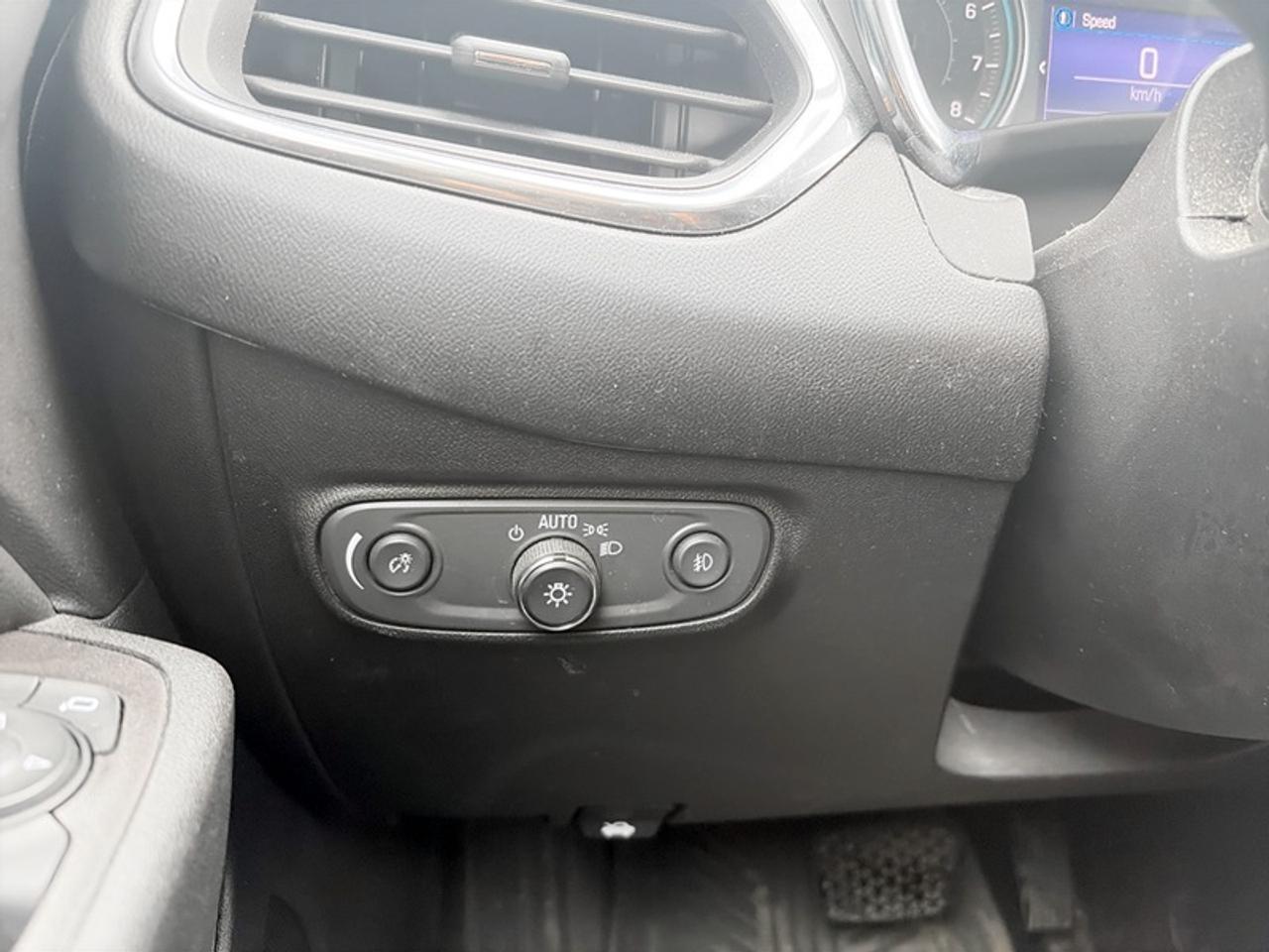 2020 Chevrolet Equinox LT Midnight Edition Photo