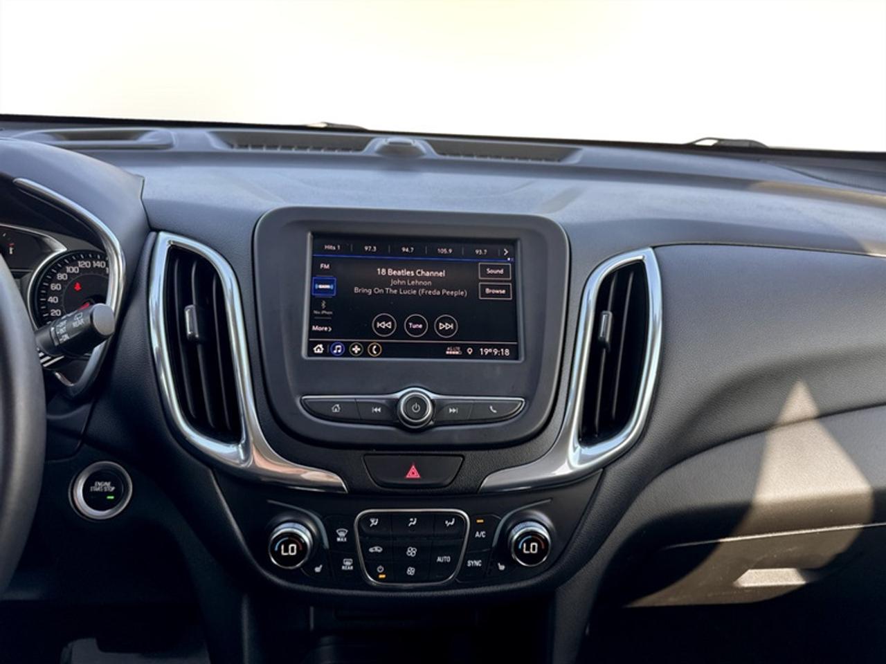 2020 Chevrolet Equinox LT Midnight Edition  *CLEAN CARFAX* Photo