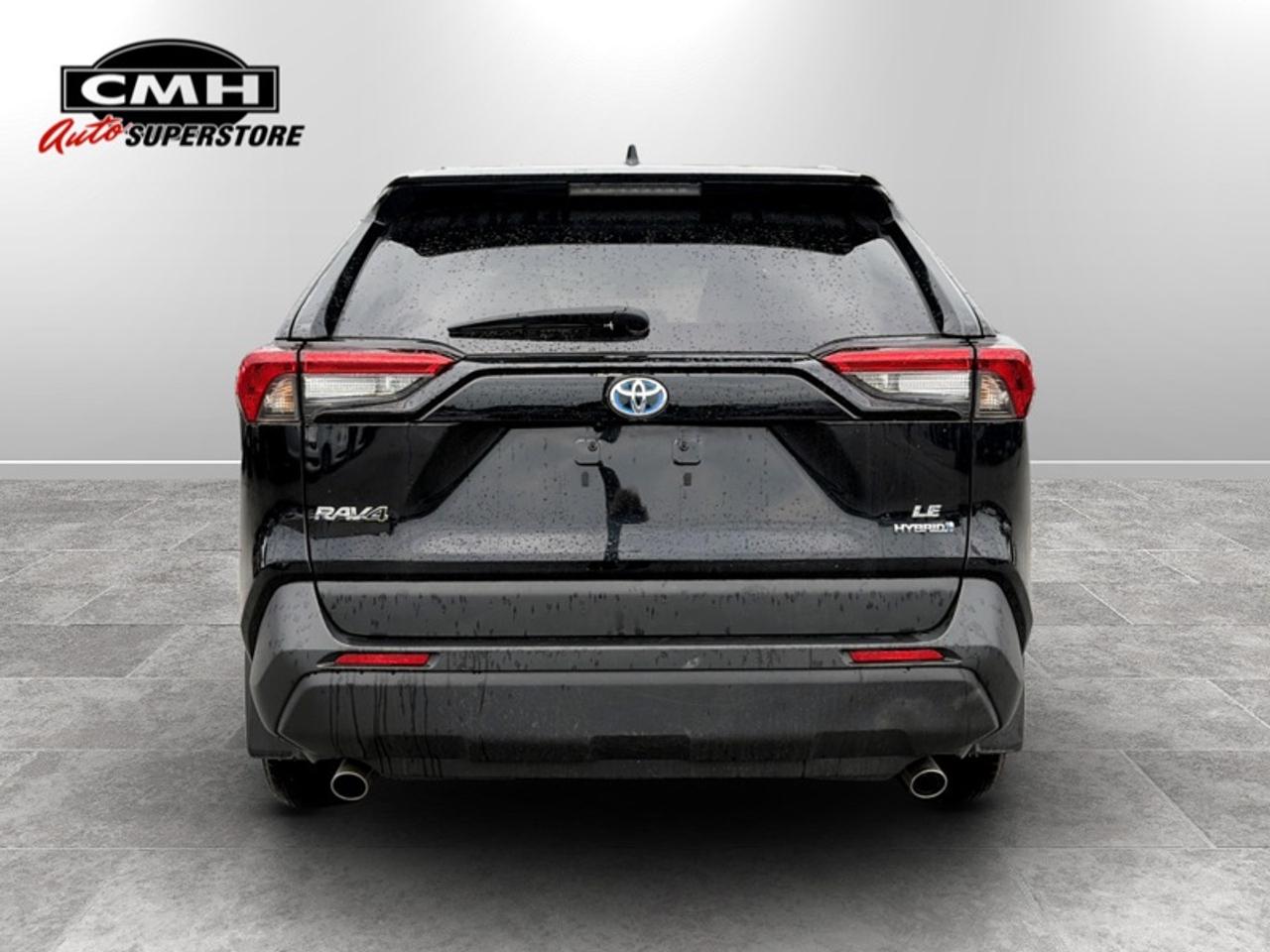 2024 Toyota RAV4 LE  **HYBRID - ONE OWNER** Photo4