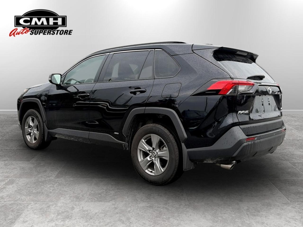 2024 Toyota RAV4 LE  **HYBRID - ONE OWNER** Photo