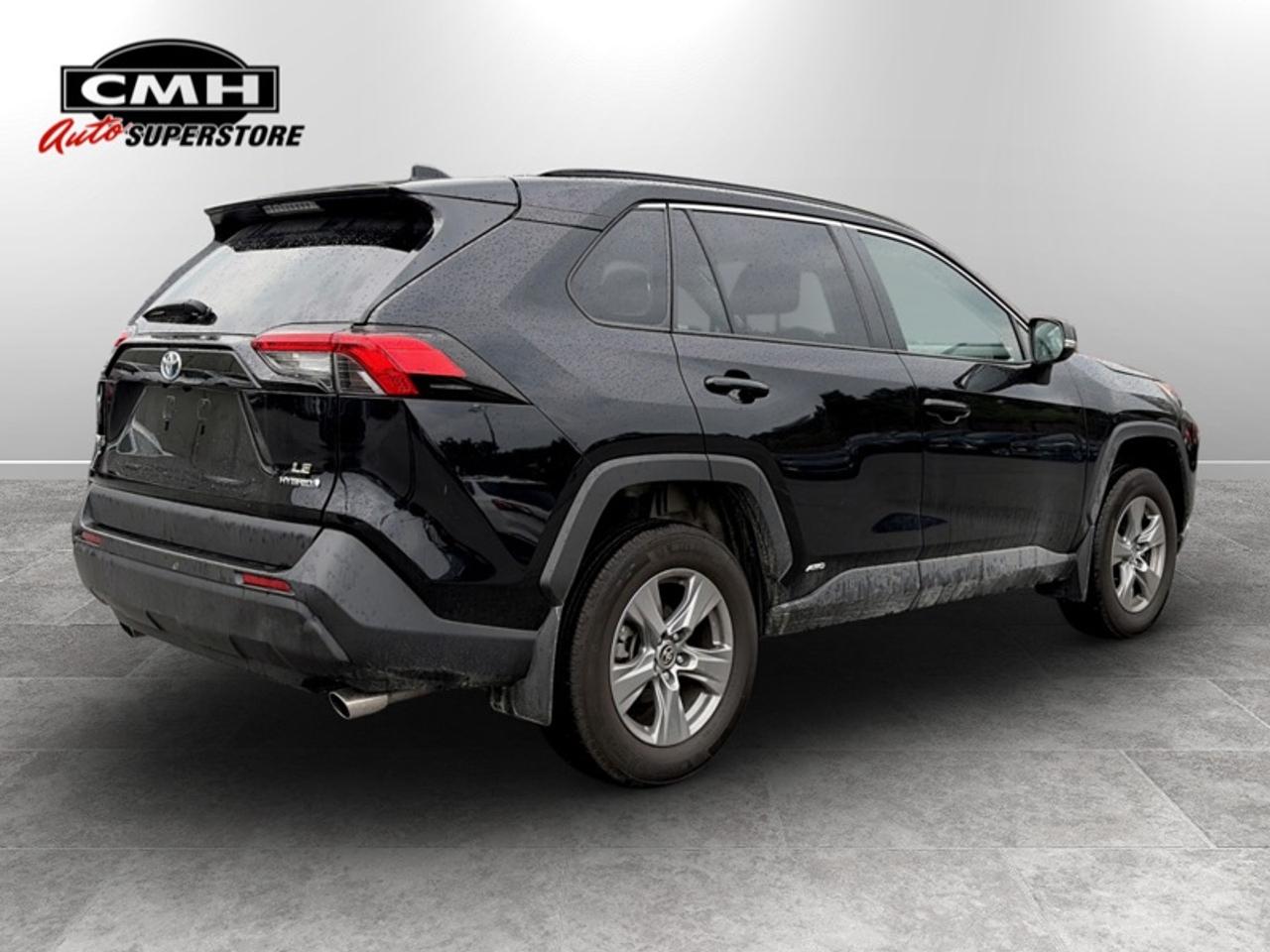 2024 Toyota RAV4 LE  **HYBRID - ONE OWNER** Photo