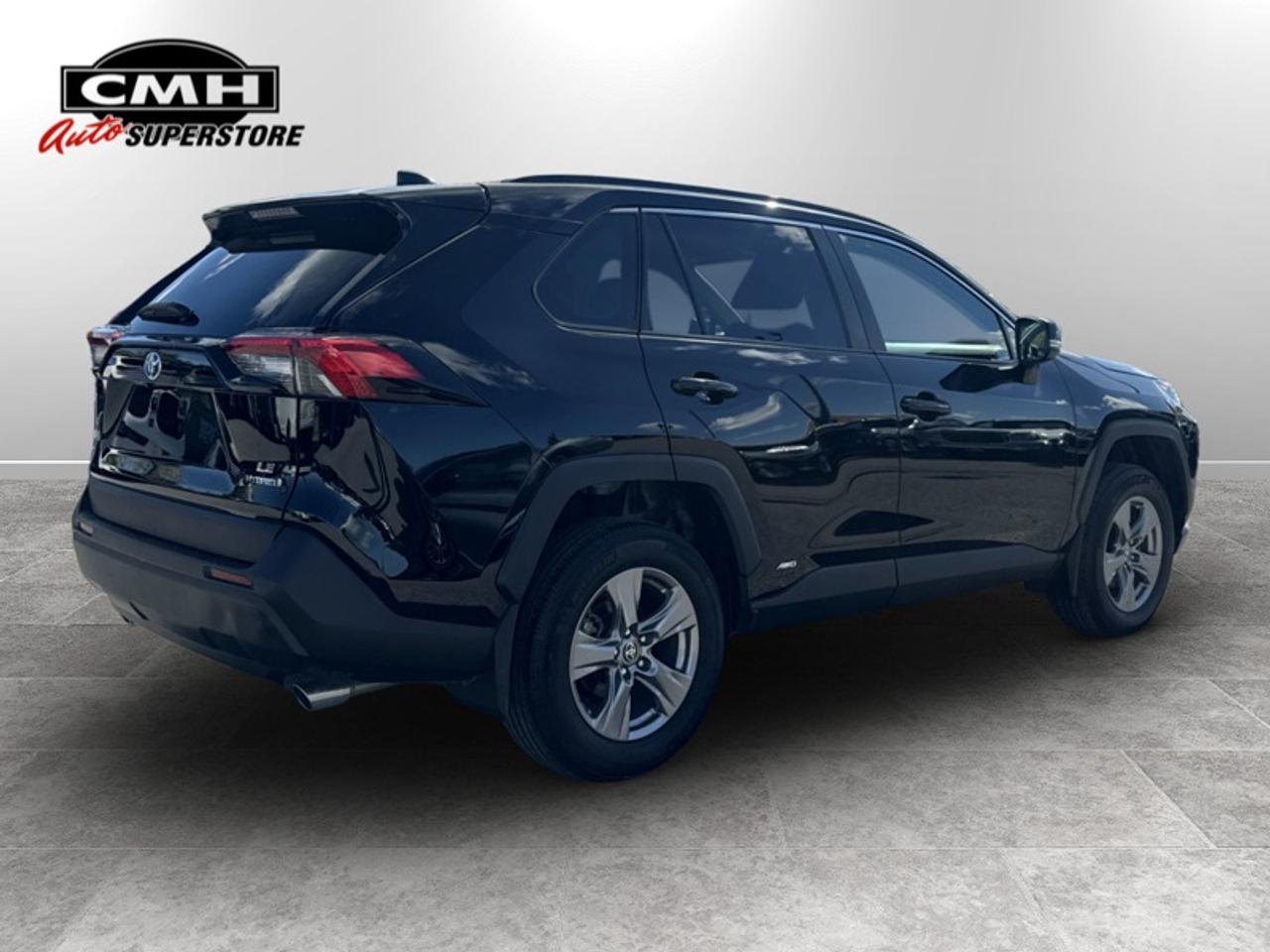 2024 Toyota RAV4 LE  **HYBRID - ONE OWNER** Photo