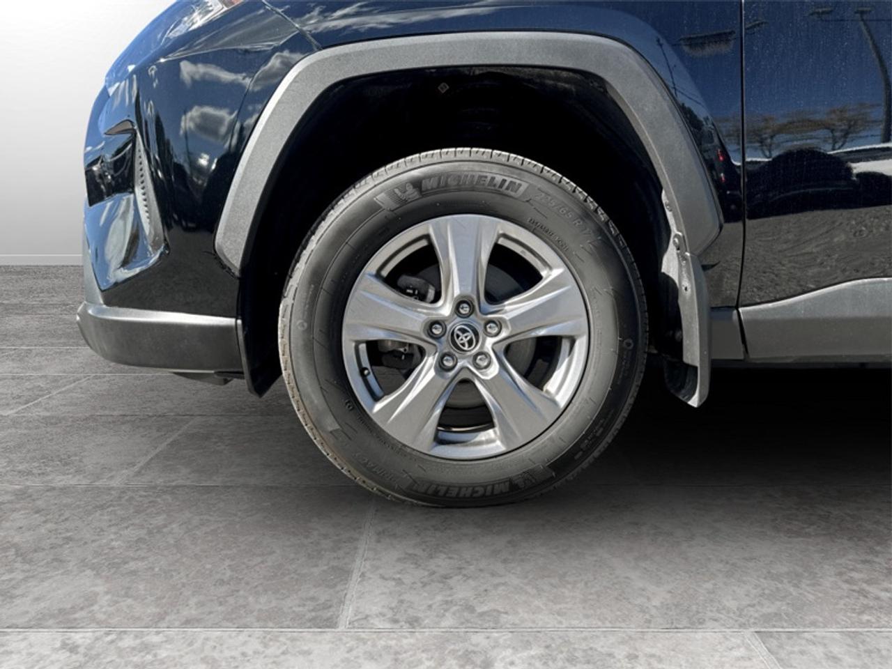 2024 Toyota RAV4 LE  **HYBRID - ONE OWNER** Photo