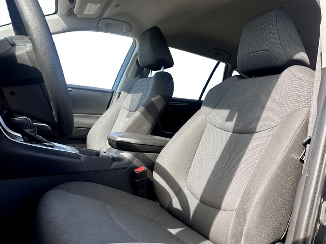 2024 Toyota RAV4 LE  **HYBRID - ONE OWNER** Photo