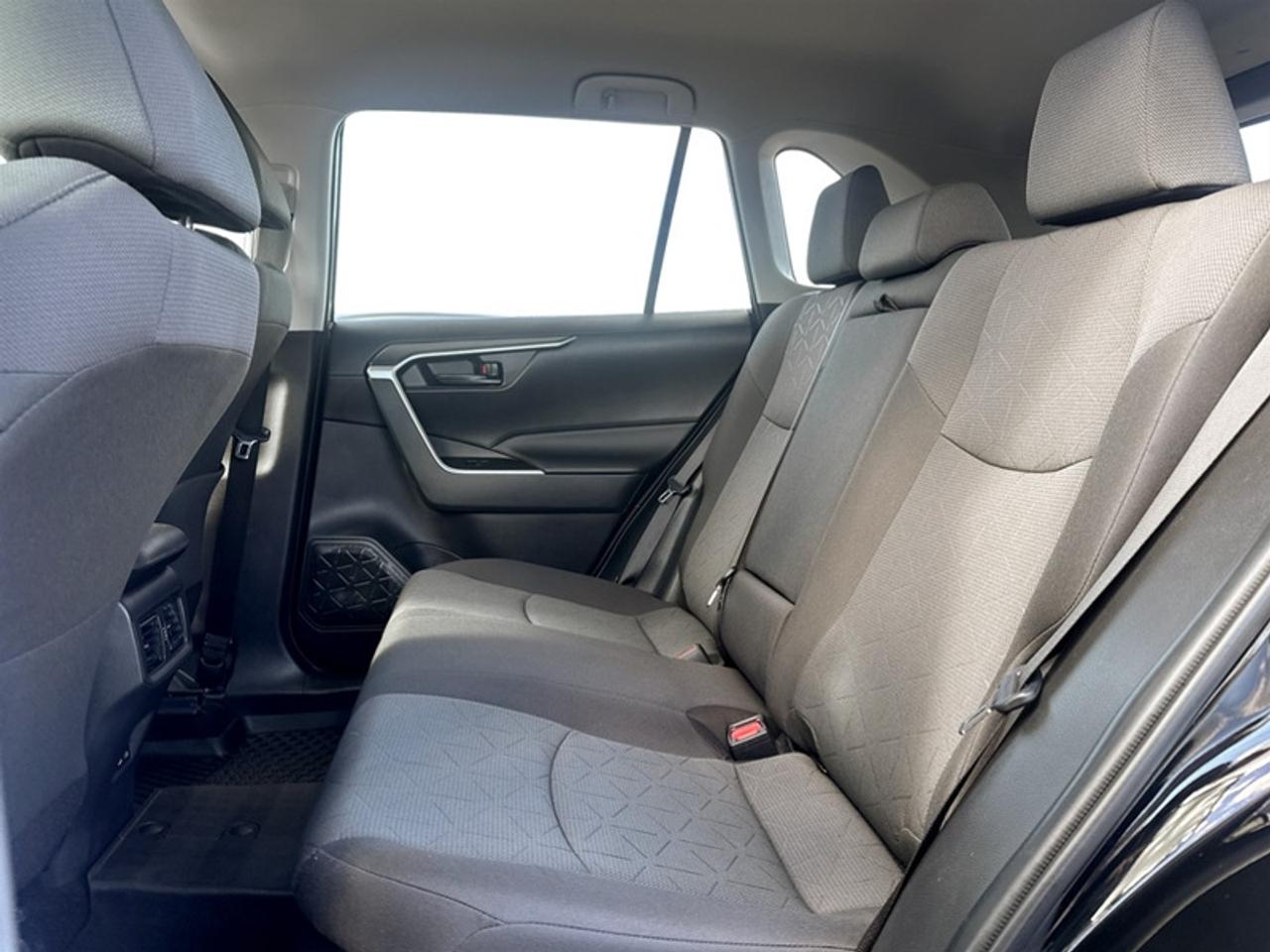 2024 Toyota RAV4 LE  **HYBRID - ONE OWNER** Photo