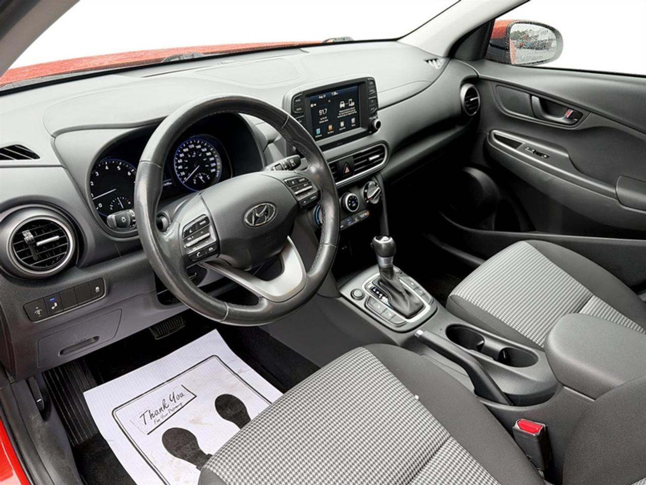 2020 Hyundai KONA Preferred  **CLEAN CARFAX - LOW KMS** Photo