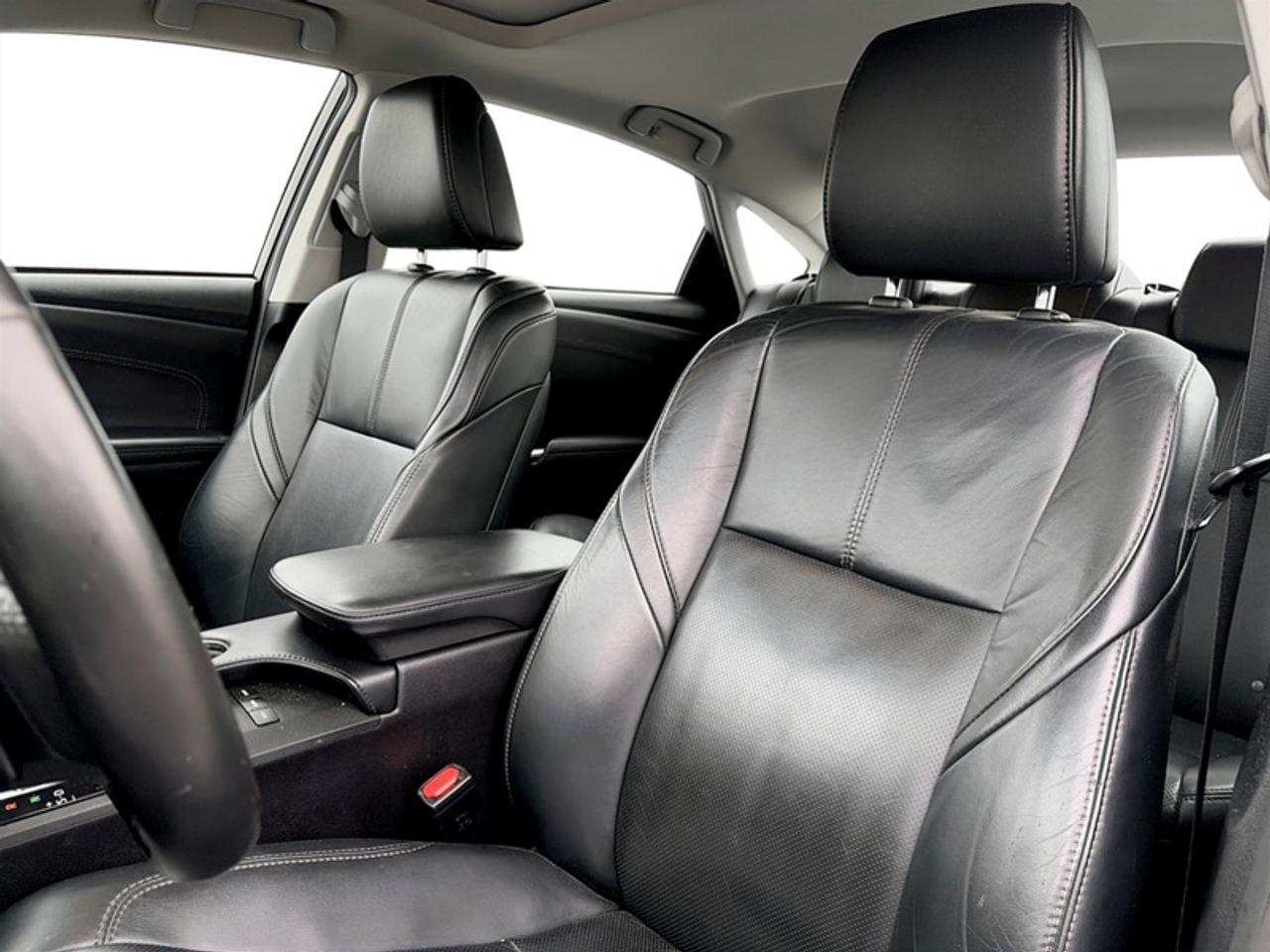 2018 Toyota Avalon Limited  **COOLED SEATS - SUNROOF** Photo