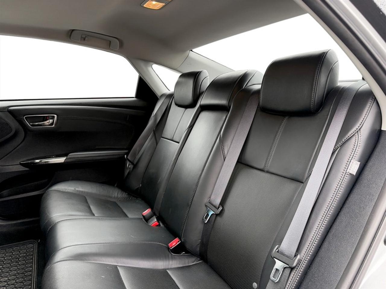 2018 Toyota Avalon Limited  **COOLED SEATS - SUNROOF** Photo