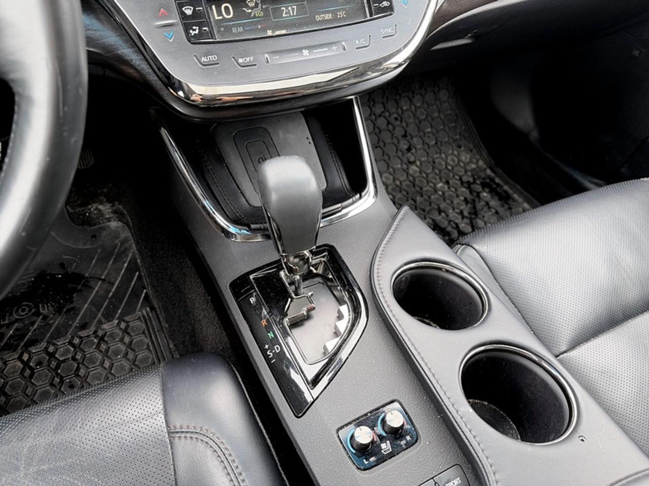2018 Toyota Avalon Limited  **COOLED SEATS - SUNROOF** Photo