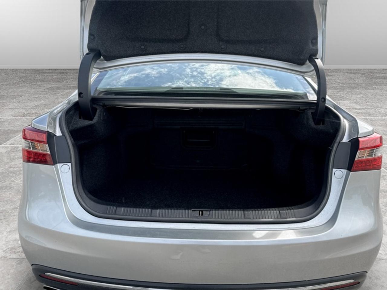 2018 Toyota Avalon Limited  **COOLED SEATS - SUNROOF** Photo