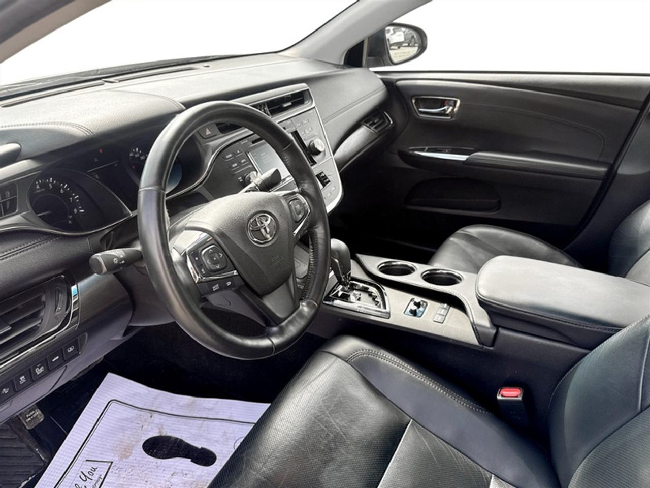 2018 Toyota Avalon Limited  **COOLED SEATS - SUNROOF** Photo