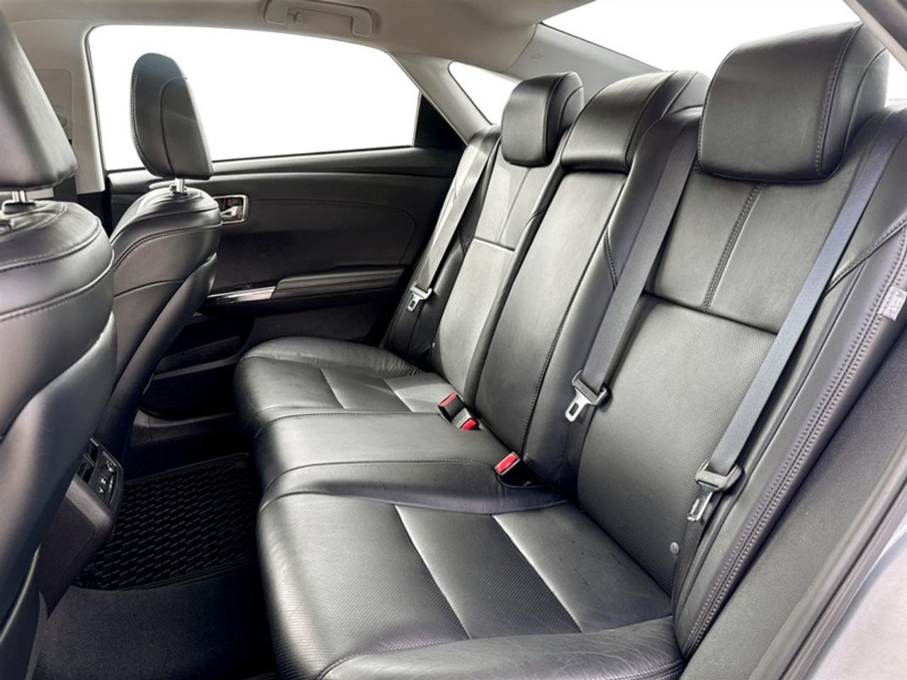 2018 Toyota Avalon Limited  **COOLED SEATS - SUNROOF** Photo
