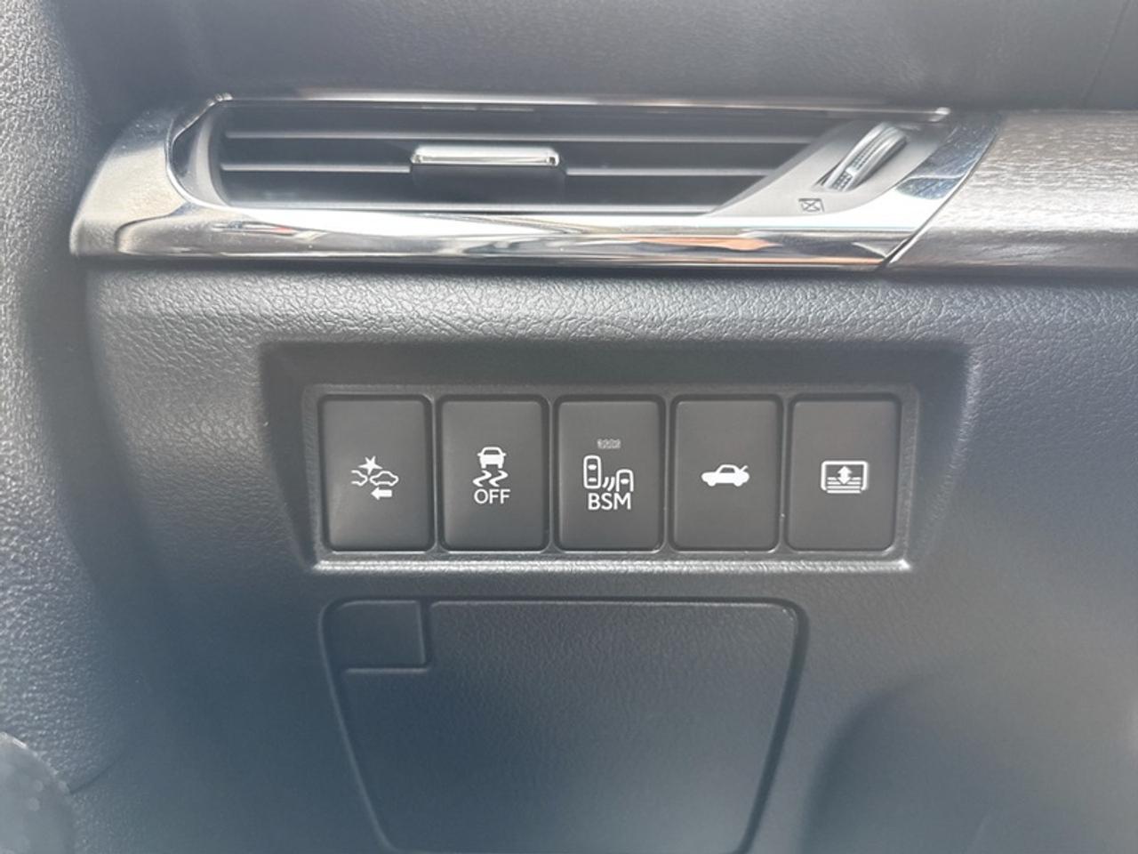 2018 Toyota Avalon Limited  **COOLED SEATS - SUNROOF** Photo