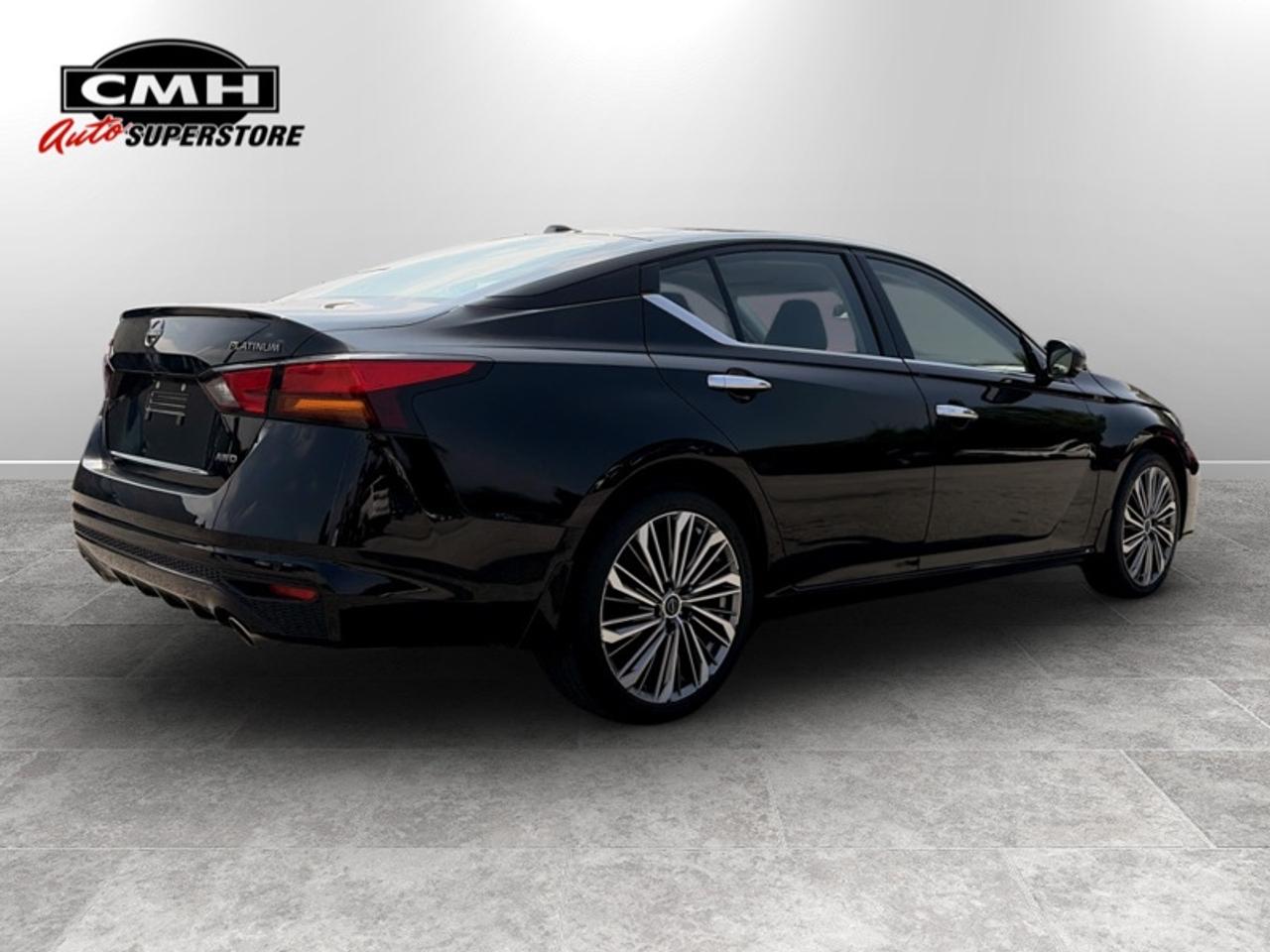 2023 Nissan Altima Platinum  **18 SERVICE RECORDS** Photo