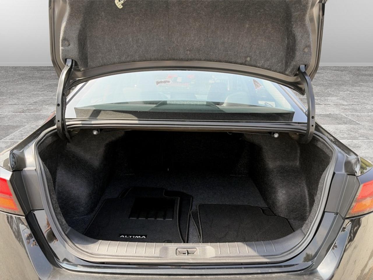 2023 Nissan Altima Platinum  **18 SERVICE RECORDS** Photo