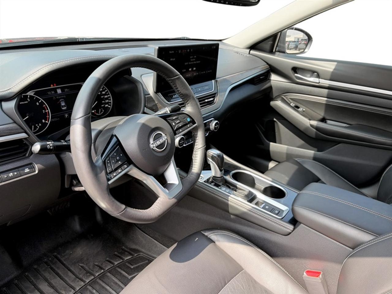 2023 Nissan Altima Platinum  **18 SERVICE RECORDS** Photo