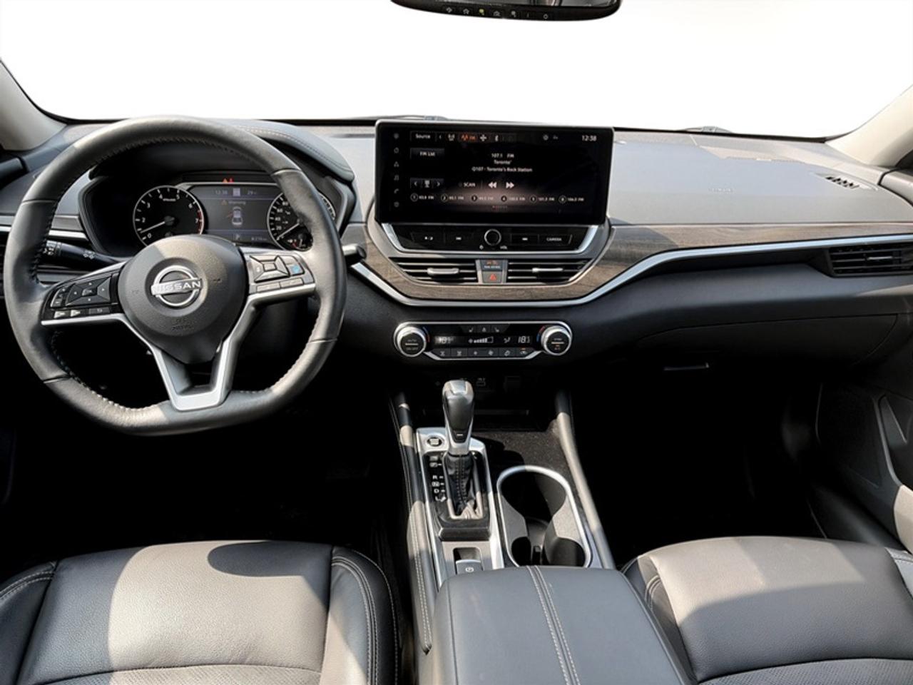 2023 Nissan Altima Platinum  **18 SERVICE RECORDS** Photo