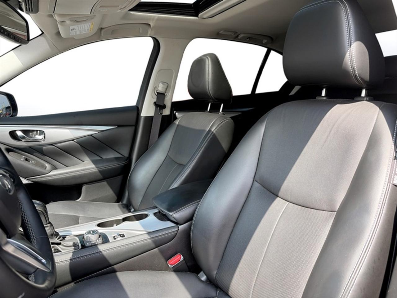 2024 Infiniti Q50 LUXE  **GREAT MILEAGE** Photo