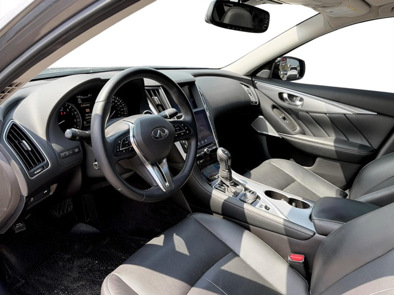 2024 Infiniti Q50 LUXE  **GREAT MILEAGE** Photo