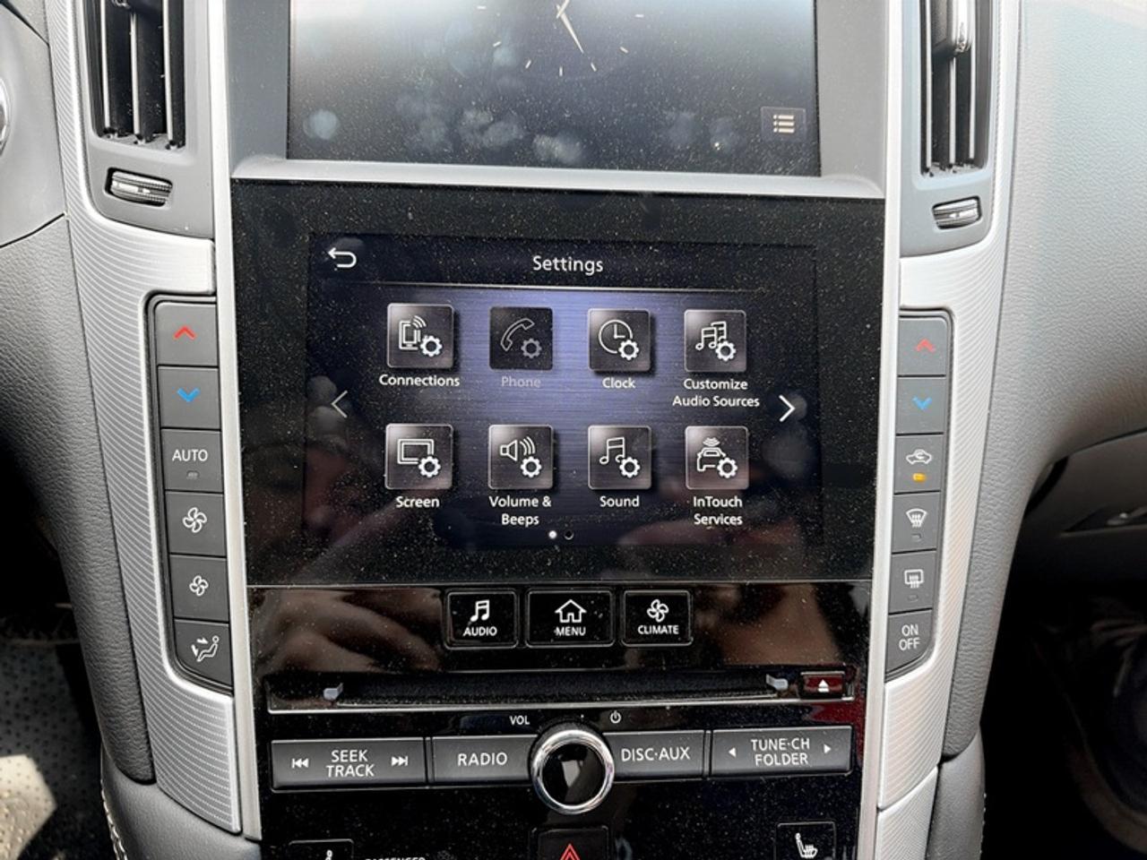 2024 Infiniti Q50 LUXE  **GREAT MILEAGE** Photo