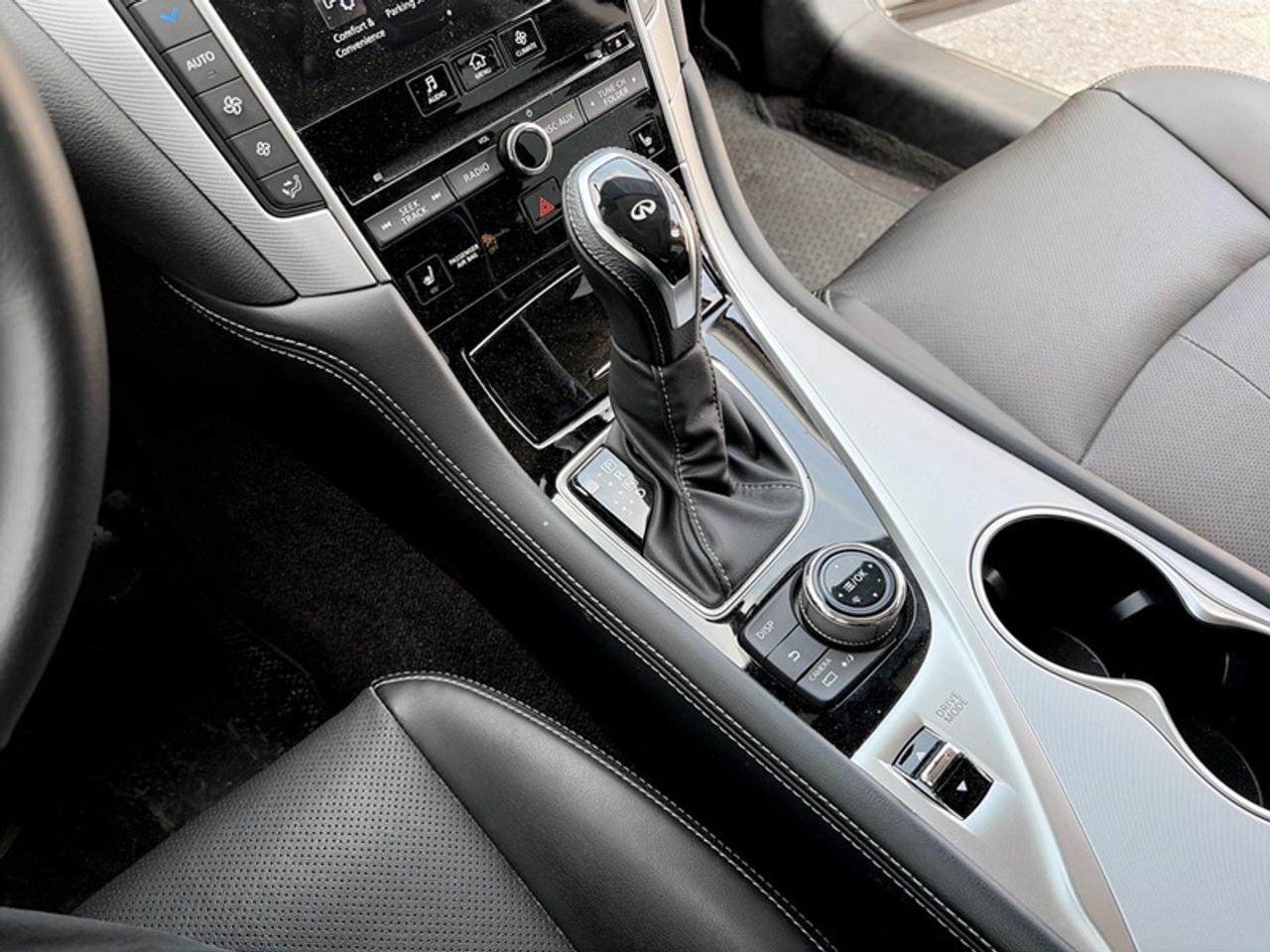 2024 Infiniti Q50 LUXE  **GREAT MILEAGE** Photo