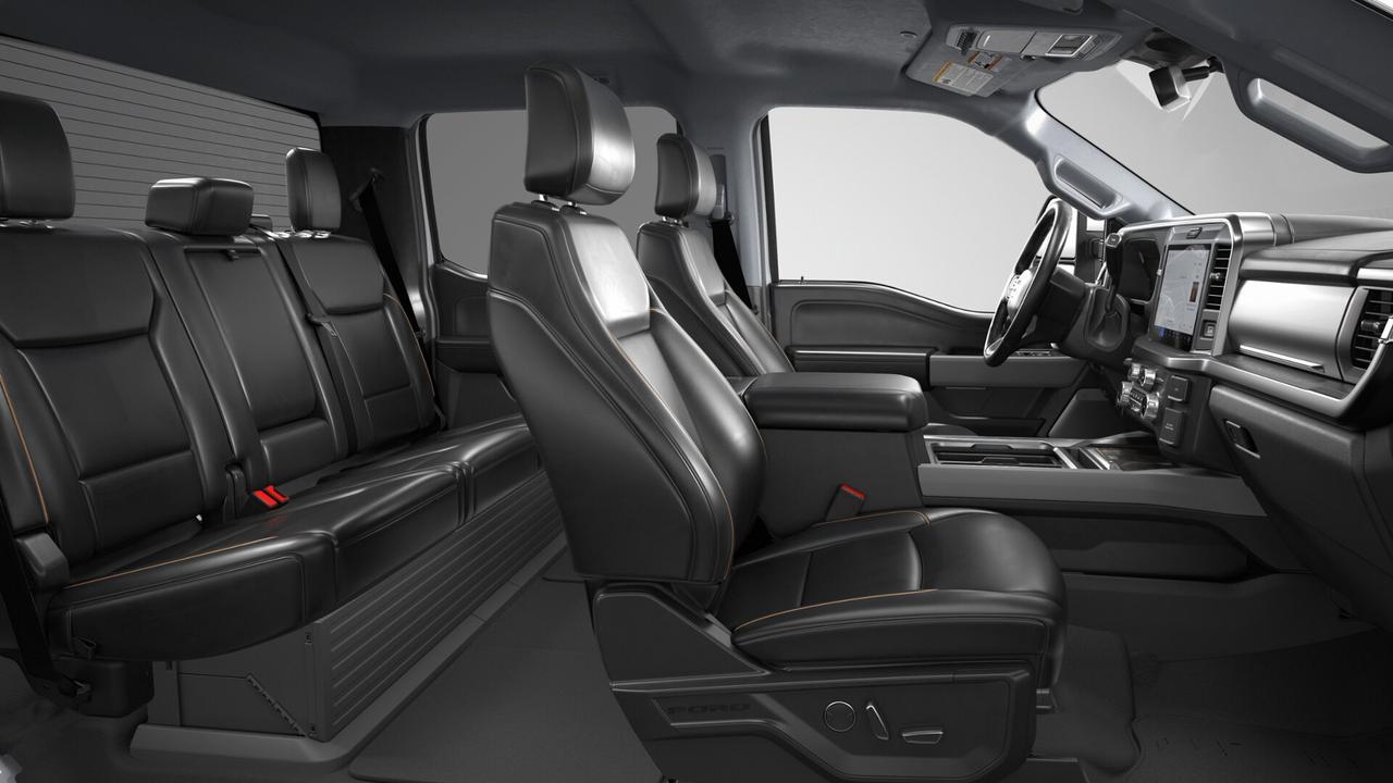 2026 Ford SUPER DUTY F-350 SRW Lariat Photo4