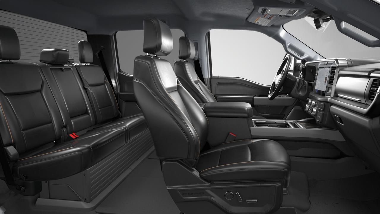 2026 Ford SUPER DUTY F-350 SRW Lariat Photo4