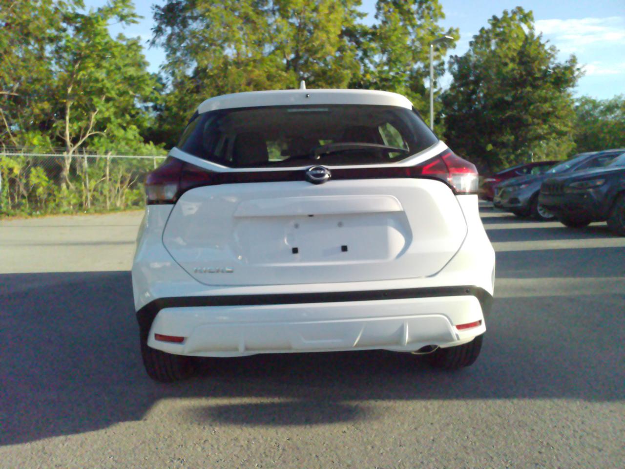 2025 Nissan Kicks Play S Photo