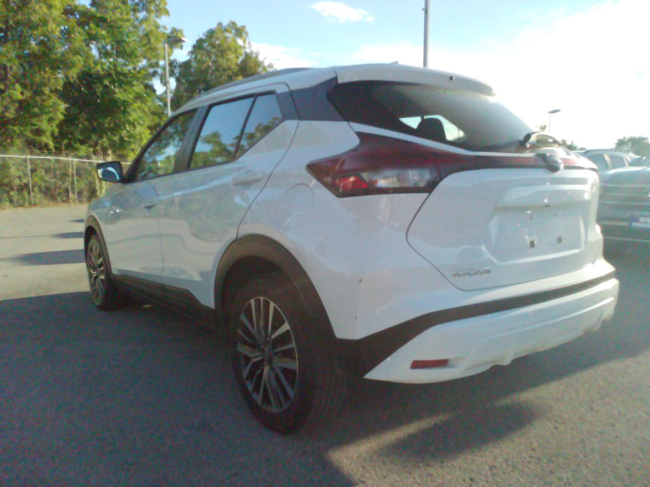 2025 Nissan Kicks Play S Photo
