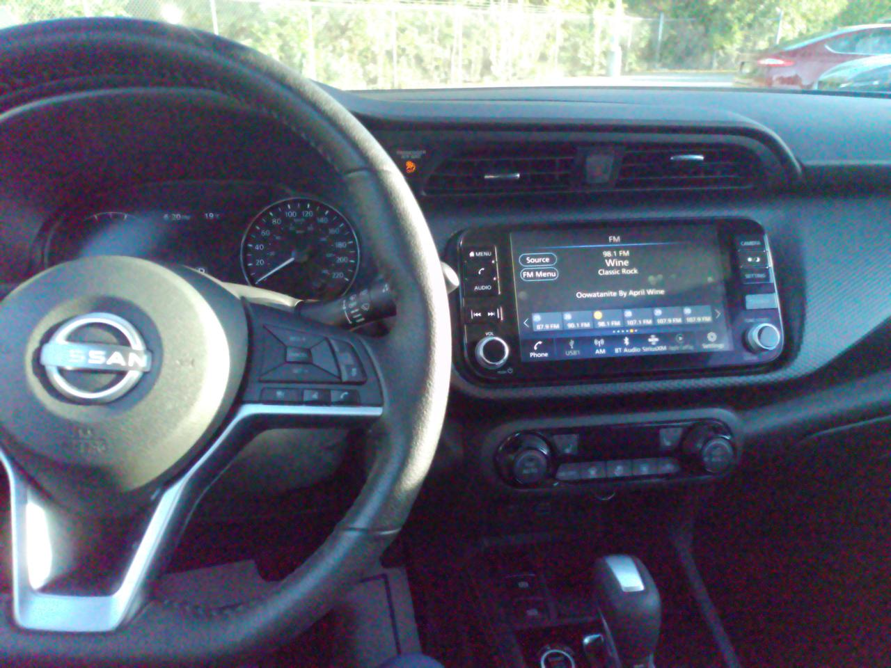 2025 Nissan Kicks Play S Photo